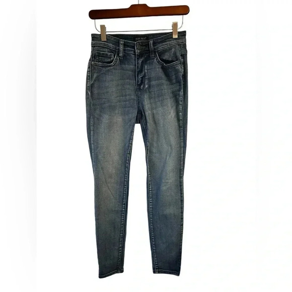 Judy Blue High Rise Heavy Handsand Skinny Fit Jeans JB82190LT Sz 1/25 - Picture 1 of 6